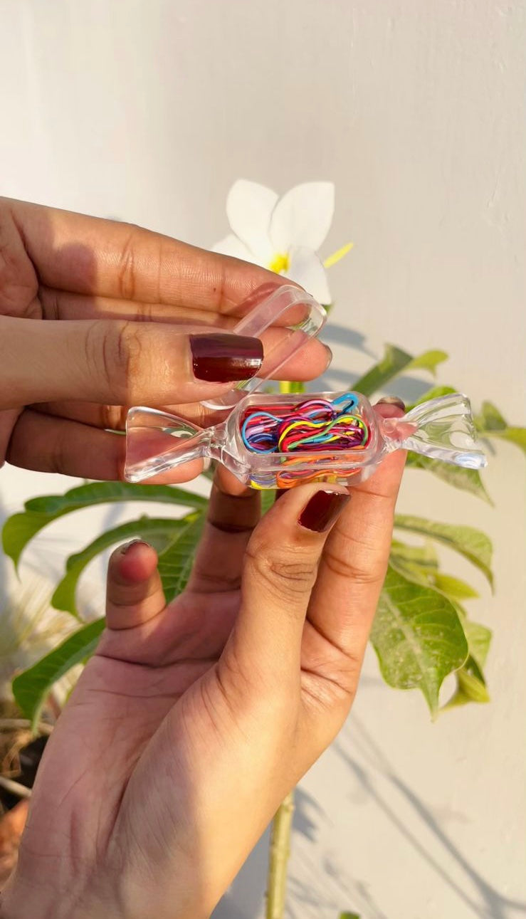 30Pcs Scarf Pins With Candy Storage Box, Metal Safety Pins, Knitting Cross Stitch Pins Clips 30Pcs Scarf Pins With Candy Storage Box, Metal Safety Pins, Knitting Cross Stitch Pins Clips